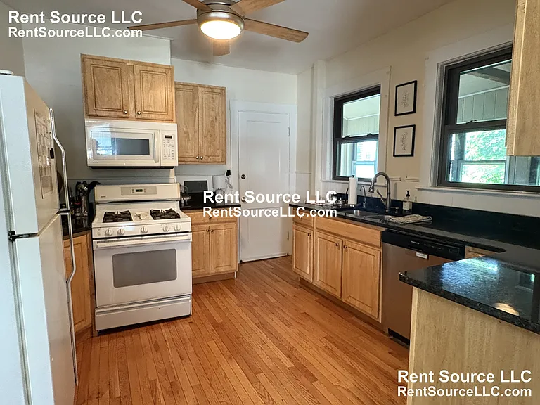 33 Stoughton St — Photo 4