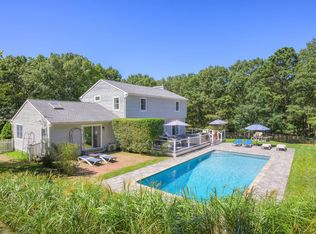 6 Hildreth Rd E, Hampton Bays, NY 11946