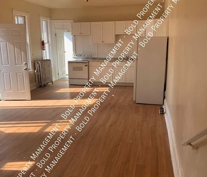 827 Chestnut St #2 — Photo 1