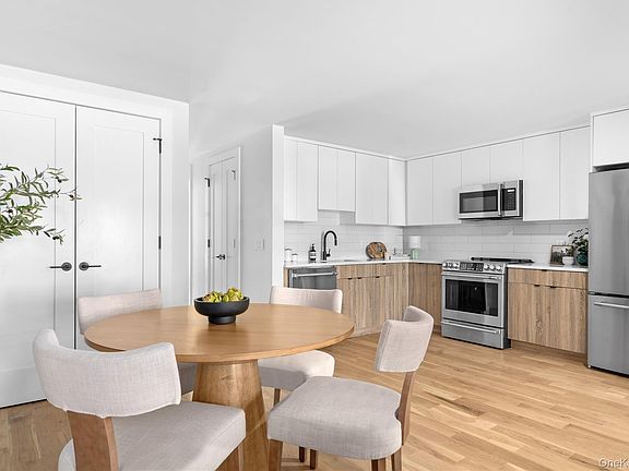 3rd image of 256 Putnam Avenue #1