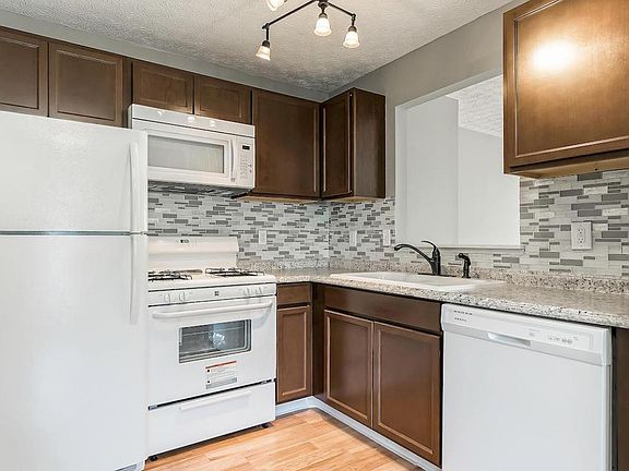 3rd image of 221 Macenroe Dr