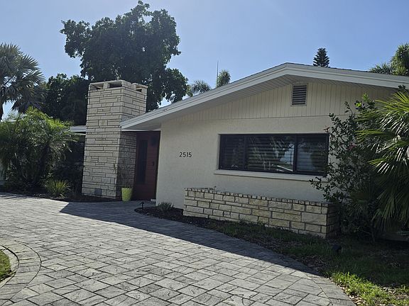 2nd image of 2515 Siesta Dr