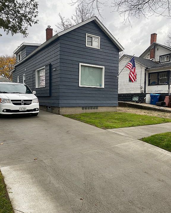 1st image of 609 E Danaher St