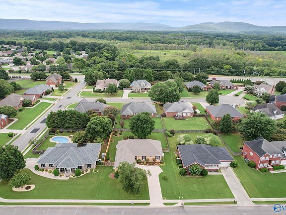 2nd image of 7103 Horse Hollow Dr SE