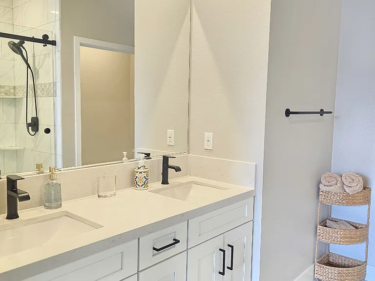 1488 W Sunrise Ln — Photo 25