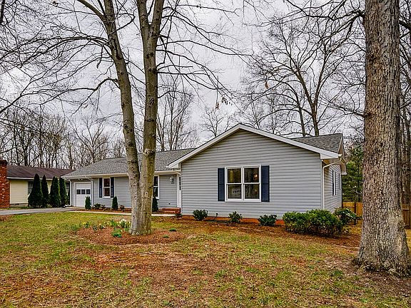 3rd image of 407 Culpeper St