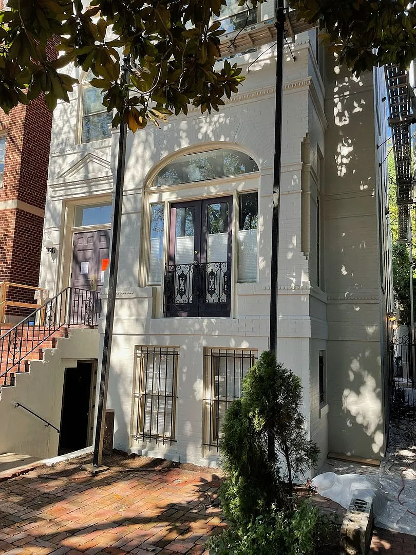1br In Georgetown East Village With Parking — Photo 2