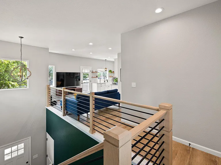 815 E Cache La Poudre St #B — Photo 2
