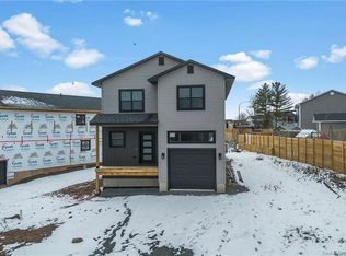 7 Brizley St, Oromocto, NB E2V4R1