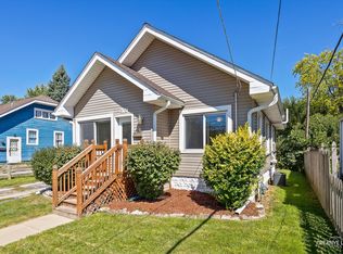 570 Simms St, Aurora, IL 60505