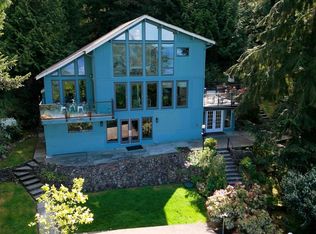 445 Mountain Dr, Lions Bay, BC V0N2E0