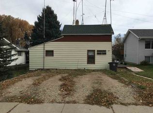 521 3rd St SW, Stanley, ND 58784