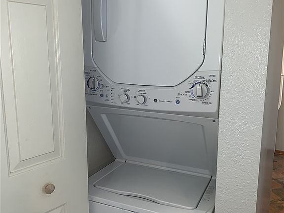 5th image of 205 Burgoyne Dr