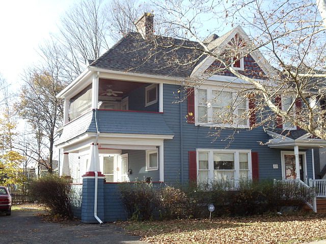 2nd image of 113 Grove St