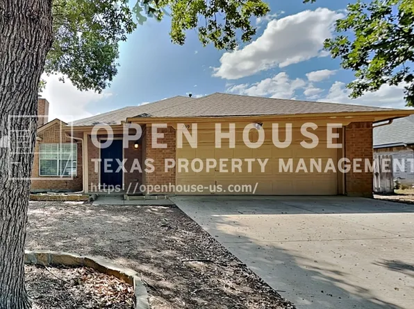 709 Stonebrooke Dr, Burleson, TX 76028