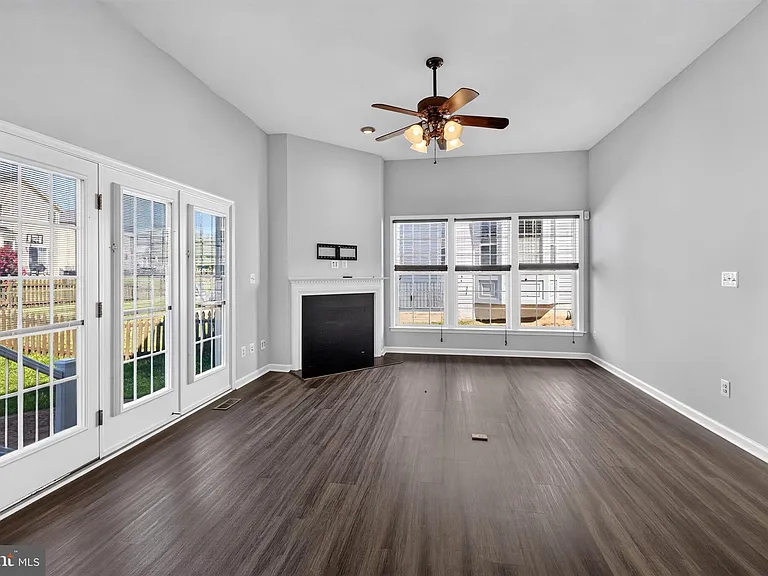 9036 Woodpecker Ct — Photo 17