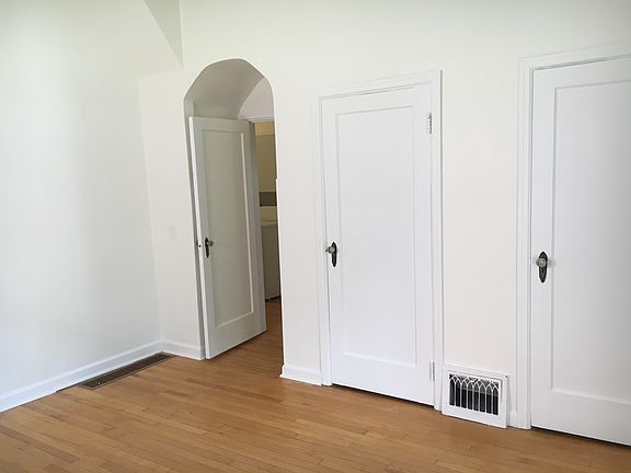 2nd image of 1163 E Wilson Ave #3