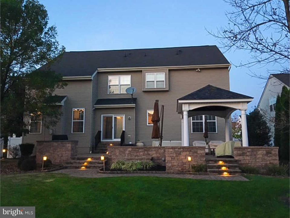 2nd image of 11 Gateswood Ct
