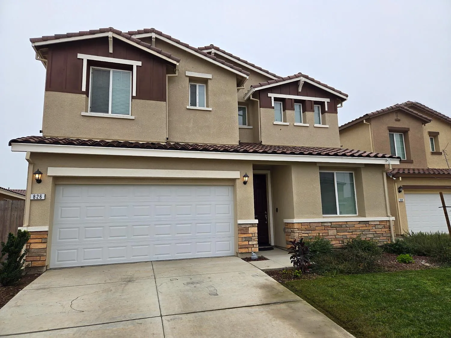 826 Courtney Ct photo 1