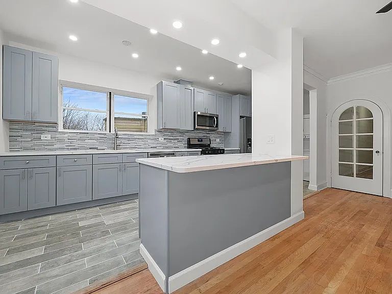 1st image of 1529 W Thorndale Ave #2