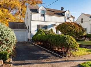 427 Fernwood Ter, Linden, NJ 07036