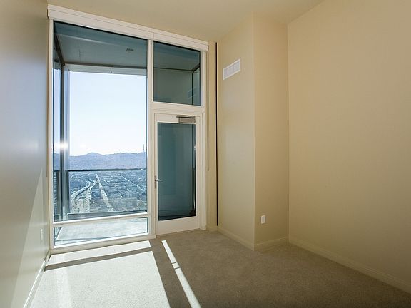 4th image of 425 1st St Unit 5405