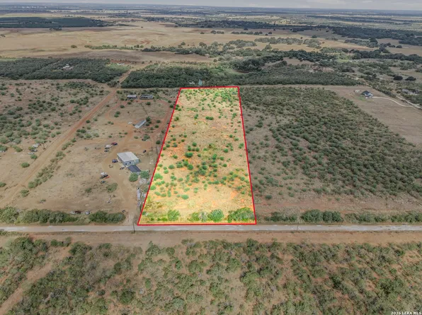 877 County Road 106 LOT TRACT, Floresville, TX 78114