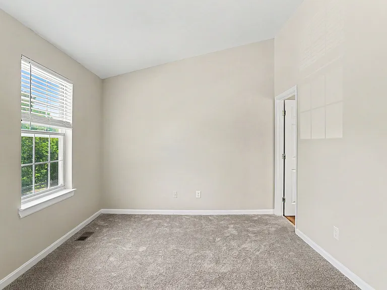 32 Tameron Pl — Photo 23
