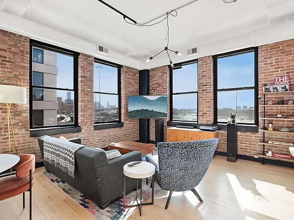 5th image of 812 W Van Buren St APT 5A