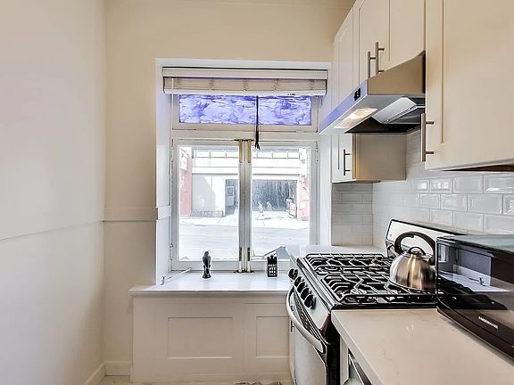 2nd image of 721 Bush St #101