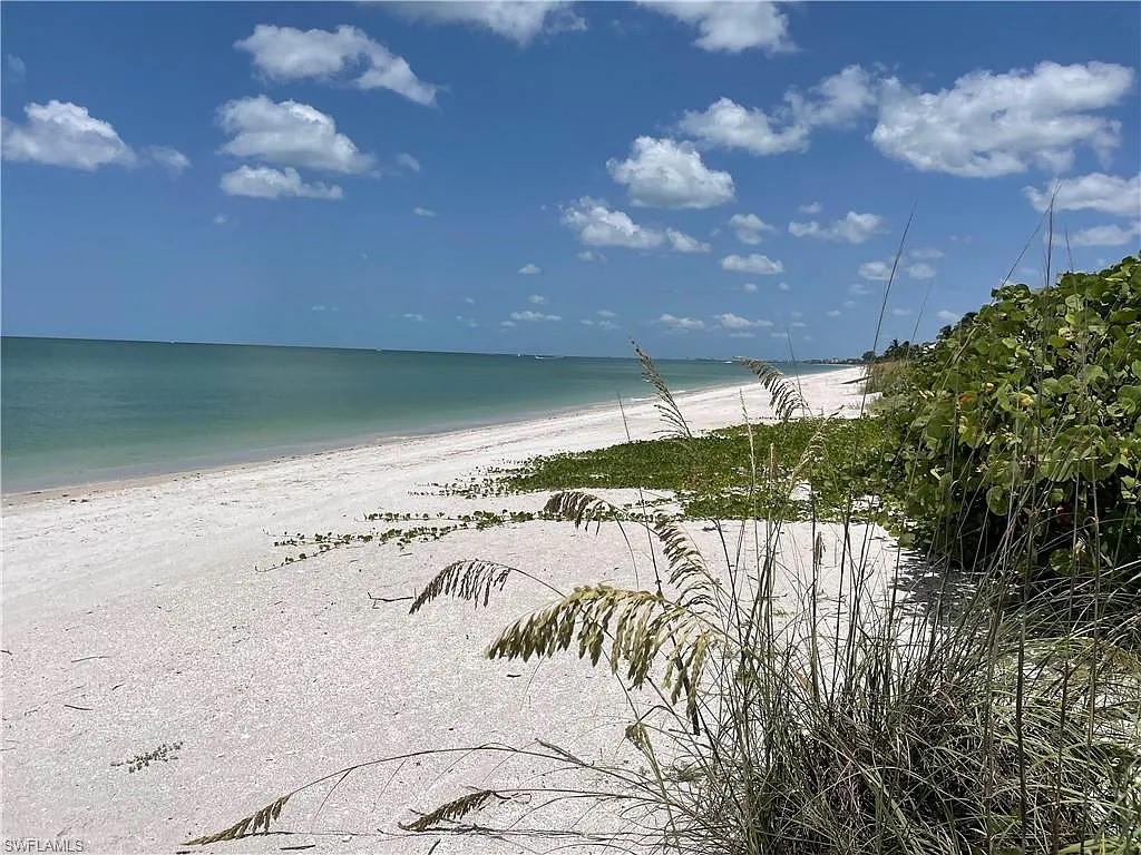 2 bed, 2.0 bath, 1726 sqft, $9,700 — Photo 3