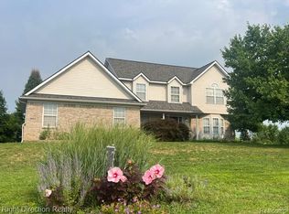 361 Prince Edward Dr, Howell, MI 48843