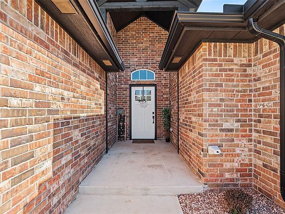 5th image of 14108 Upper Village Dr