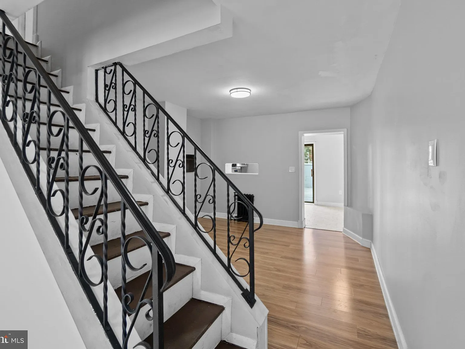 2 bed, 1.0 bath, 988 sqft, $1,850 — Photo 4