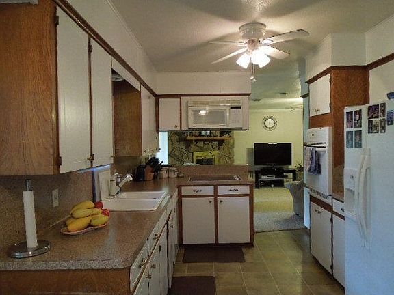 3rd image of 127 Terrace Dr