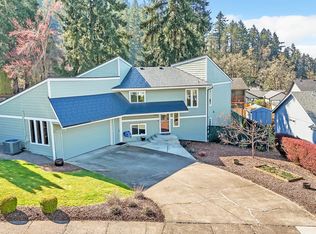 568 S 68th Pl, Springfield, OR 97478
