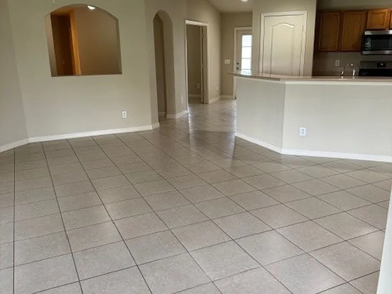 1017 NW 24th Ave — Photo 16