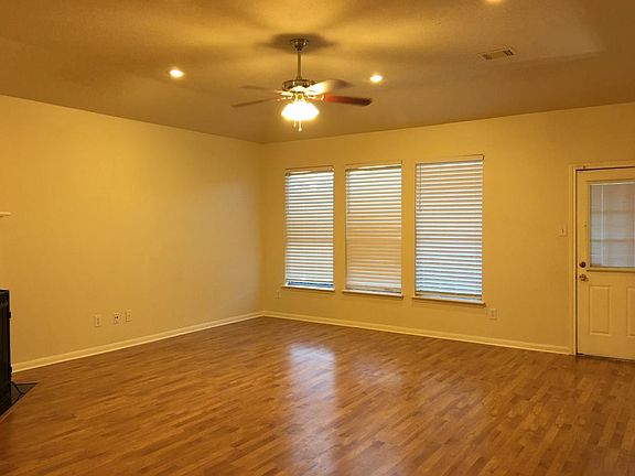 3rd image of 2706 Safe Harbour Cir