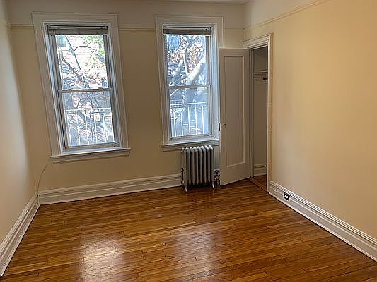 5th image of 3174 33rd St APT 2R