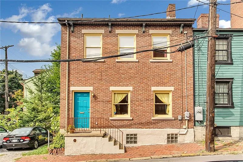 605 Middle St photo 1