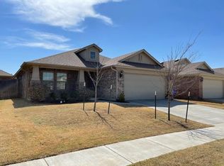 718 Mossy Rd, Norman, OK 73069