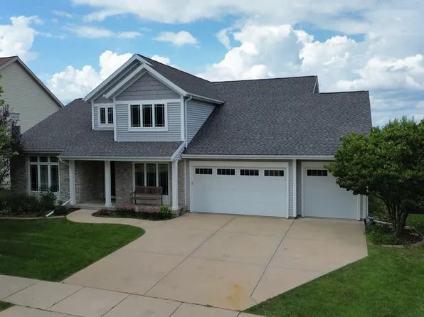 5658 Old Oak Dr, Fitchburg, WI 53711