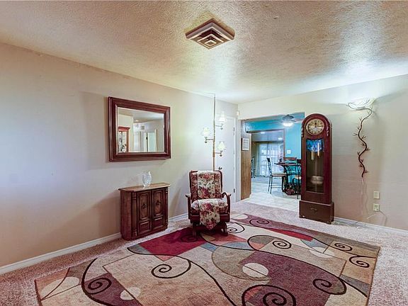 4th image of 105 Eberle Dr