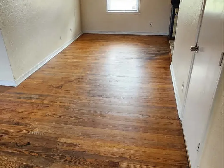 260 E Coe Dr — Photo 2