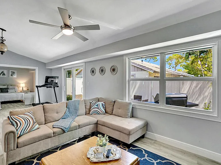 1212 Mulberry Pl — Photo 7