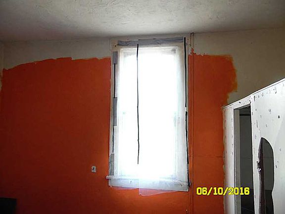 5th image of 219 S Wayne St