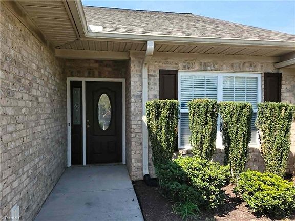 2nd image of 104 Kirkman Ct