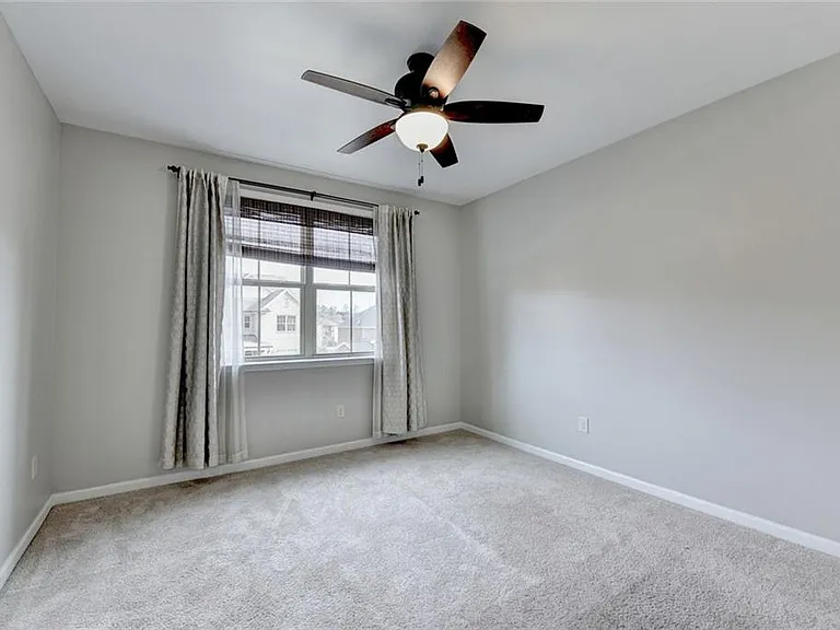 2540 Maple Ridge Ln — Photo 33