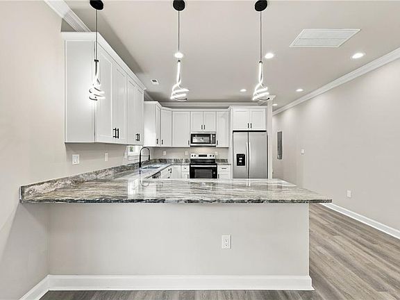 2nd image of 211 Claremont Ave