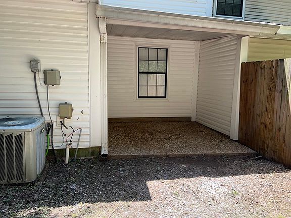 3rd image of 134 Wellington Pl #0
